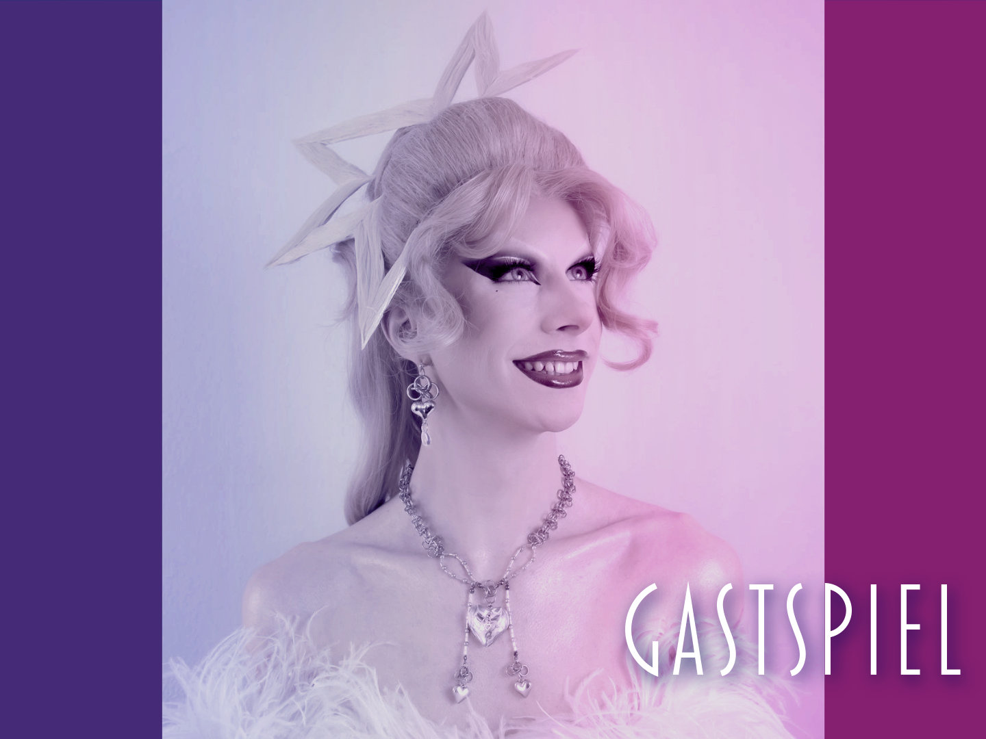 Person mit auffälligem Make-up, einer Frisur mit Sternen und Schmuck, der in sanften Farben dargestellt wird.